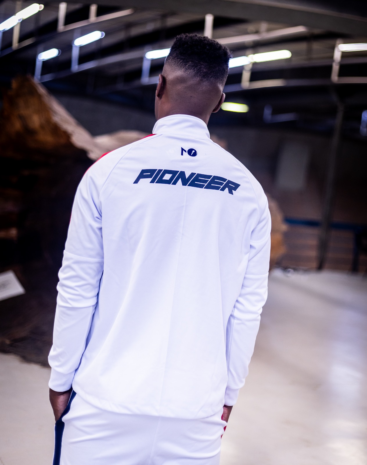 AGASALHO UPPER BRANCO COM VERMELHO - Imagem 3